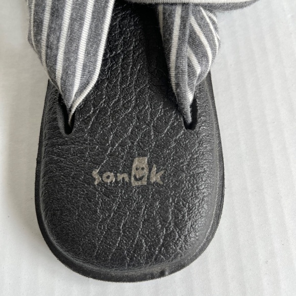 Sanuk Size 8 Yoga Sling Black Sandals Memory Foam Footbed Two Way Stretch Upper - Picture 5 of 8